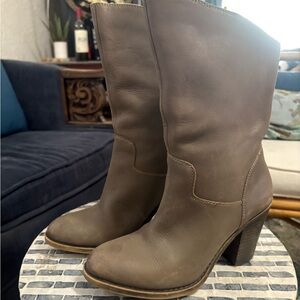 EUC Vintage lucky brand gray mid calf leather boots size 7